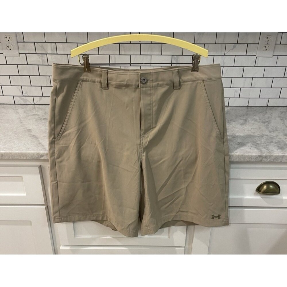 Under Armour Shorts Mens 40 Tan Golf HeatGear Loose 10 Inch Inseam Stretch NEW